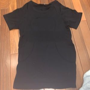 black Lululemon swiftly tech